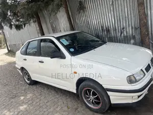 Volkswagen Golf Variant 2000 White
