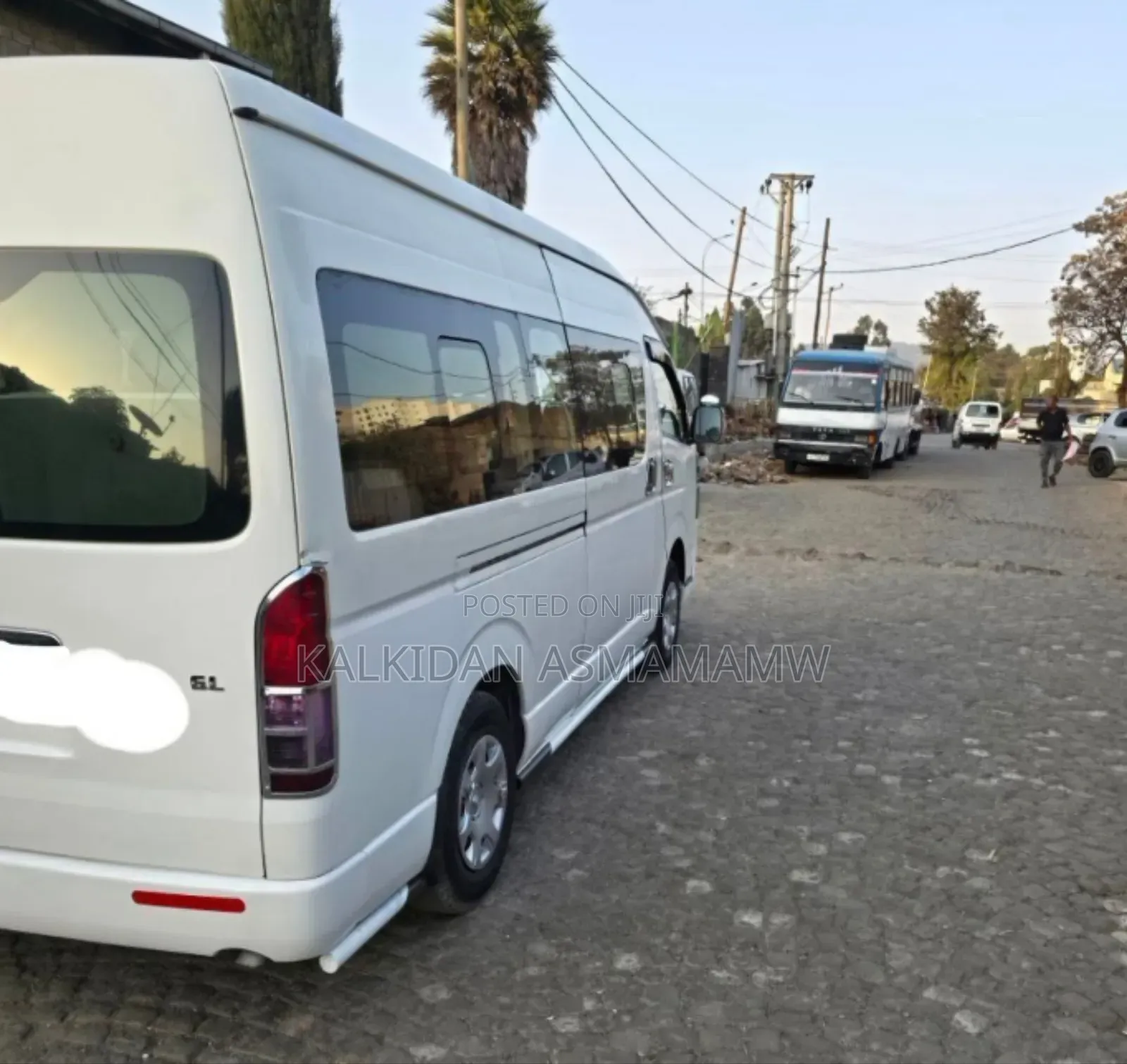 Toyota HiAce 2022 White
