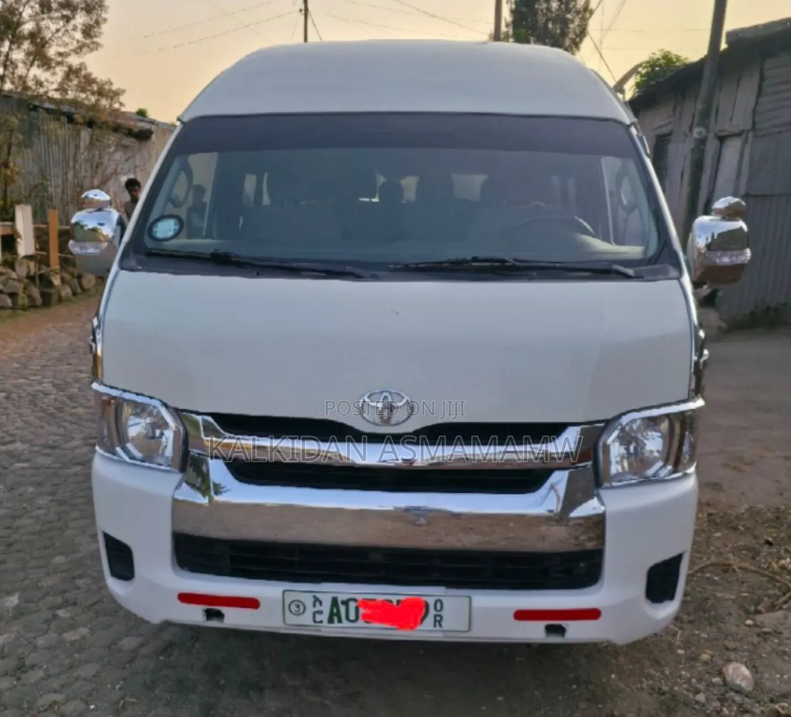 Toyota HiAce 2022 White