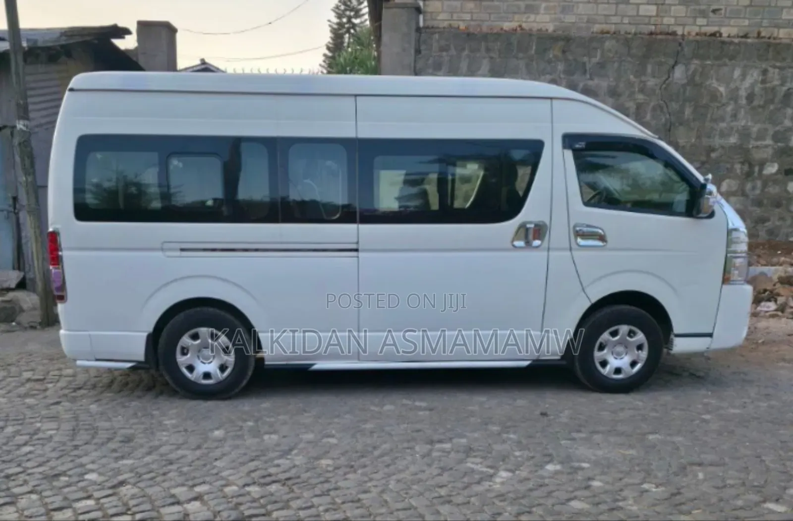Toyota HiAce 2022 White