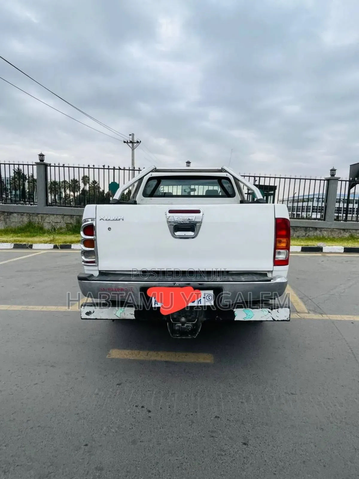 Toyota Hilux 2011 White