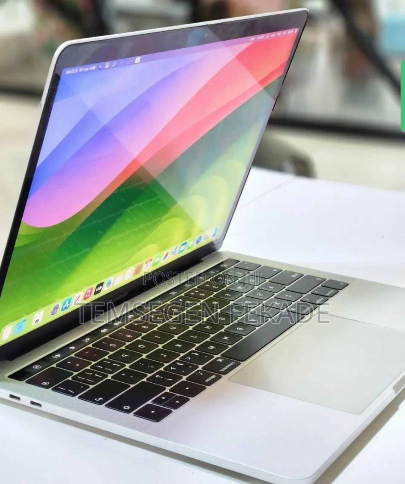New Laptop Apple MacBook Pro 2018 8GB Intel Core i5 SSD 256GB