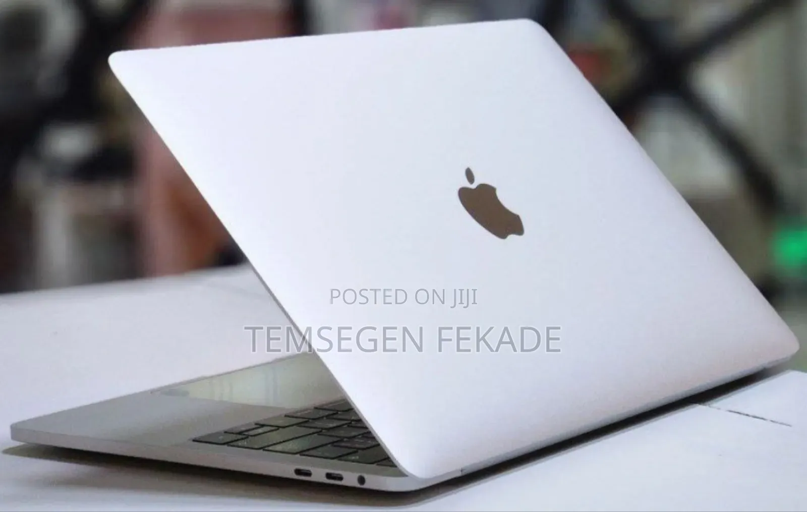 New Laptop Apple MacBook Pro 2018 8GB Intel Core i5 SSD 256GB