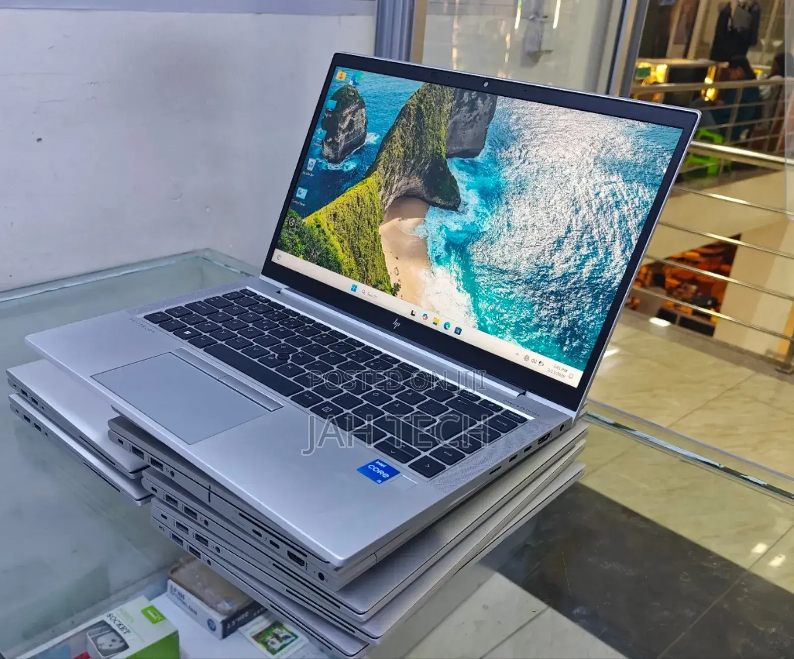 New Laptop HP EliteBook 830 G8 16GB Intel Core i5 SSD 512GB