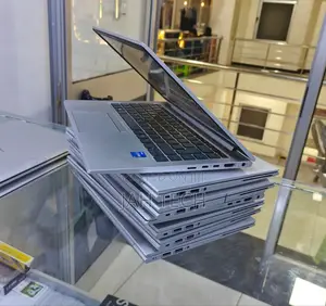 New Laptop HP EliteBook 830 G8 16GB Intel Core i5 SSD 512GB
