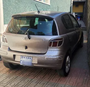 Toyota Vitz 2004 Brown