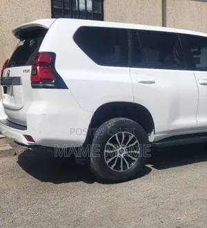 Toyota Land Cruiser Prado 2022 White