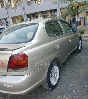 Toyota Platz 1.0 FWD 2005 Silver