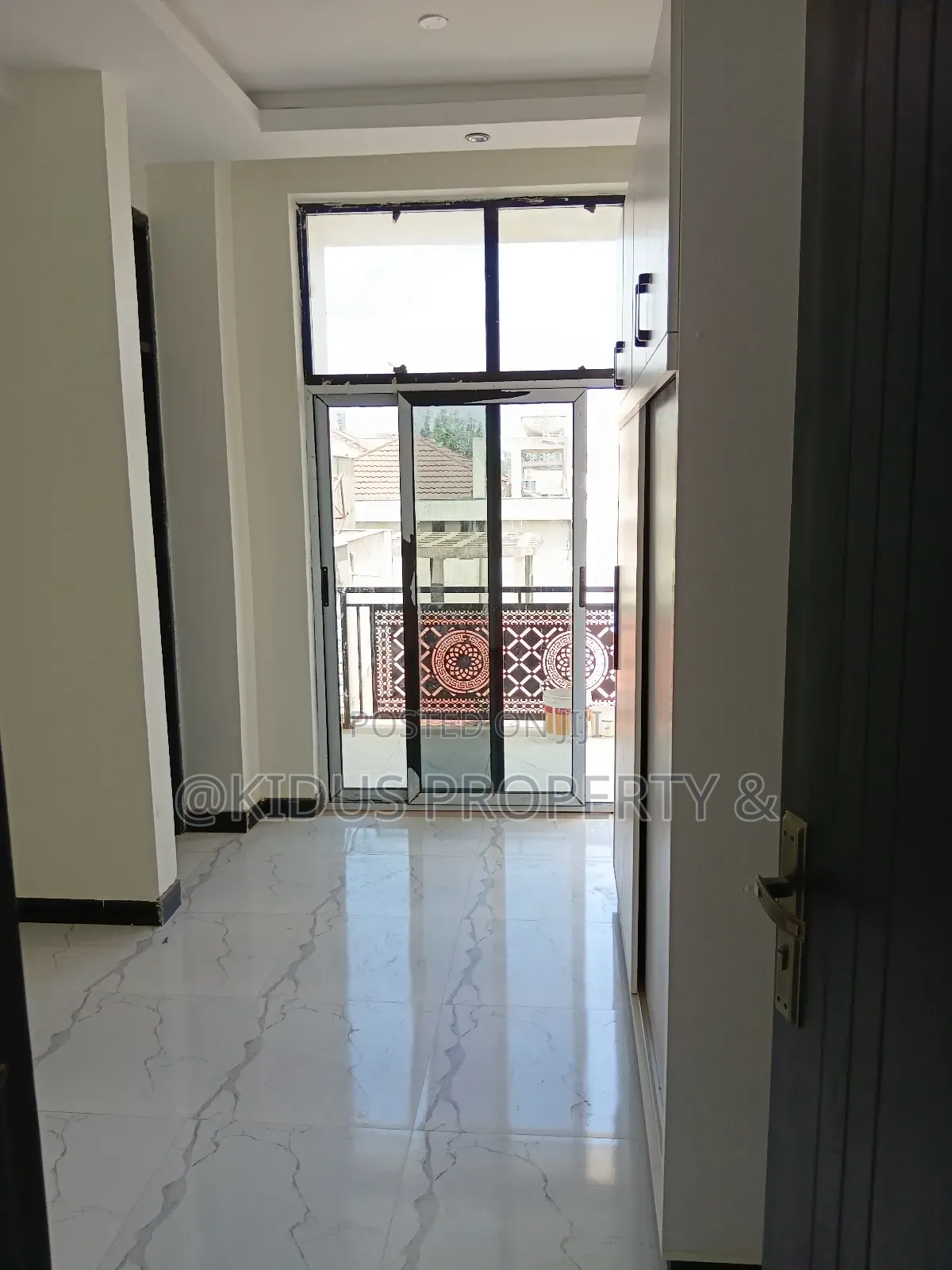 2bdrm Apartment in Mekanisa Amigos, Nifas Silk-Lafto for rent