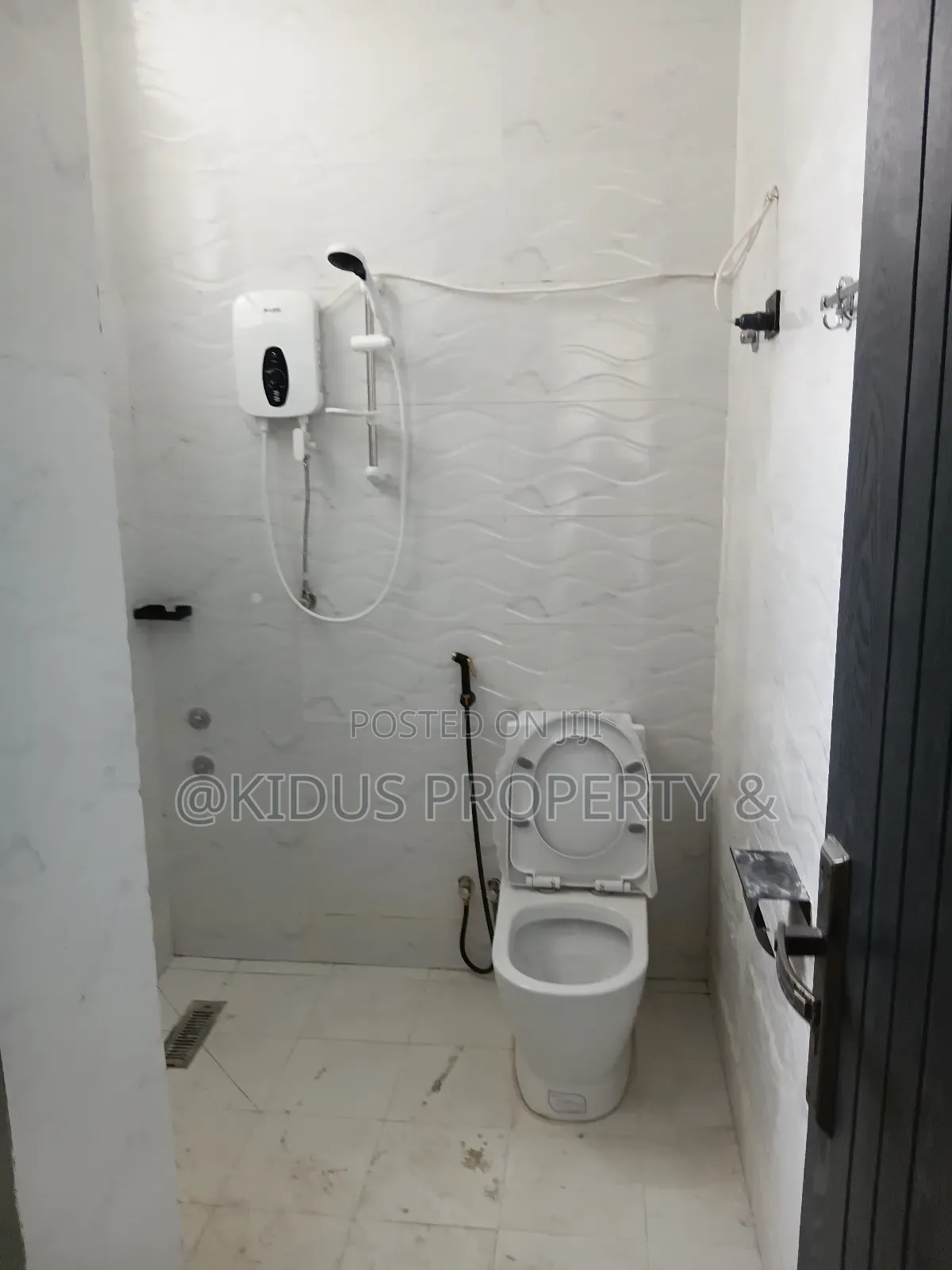 2bdrm Apartment in Mekanisa Amigos, Nifas Silk-Lafto for rent