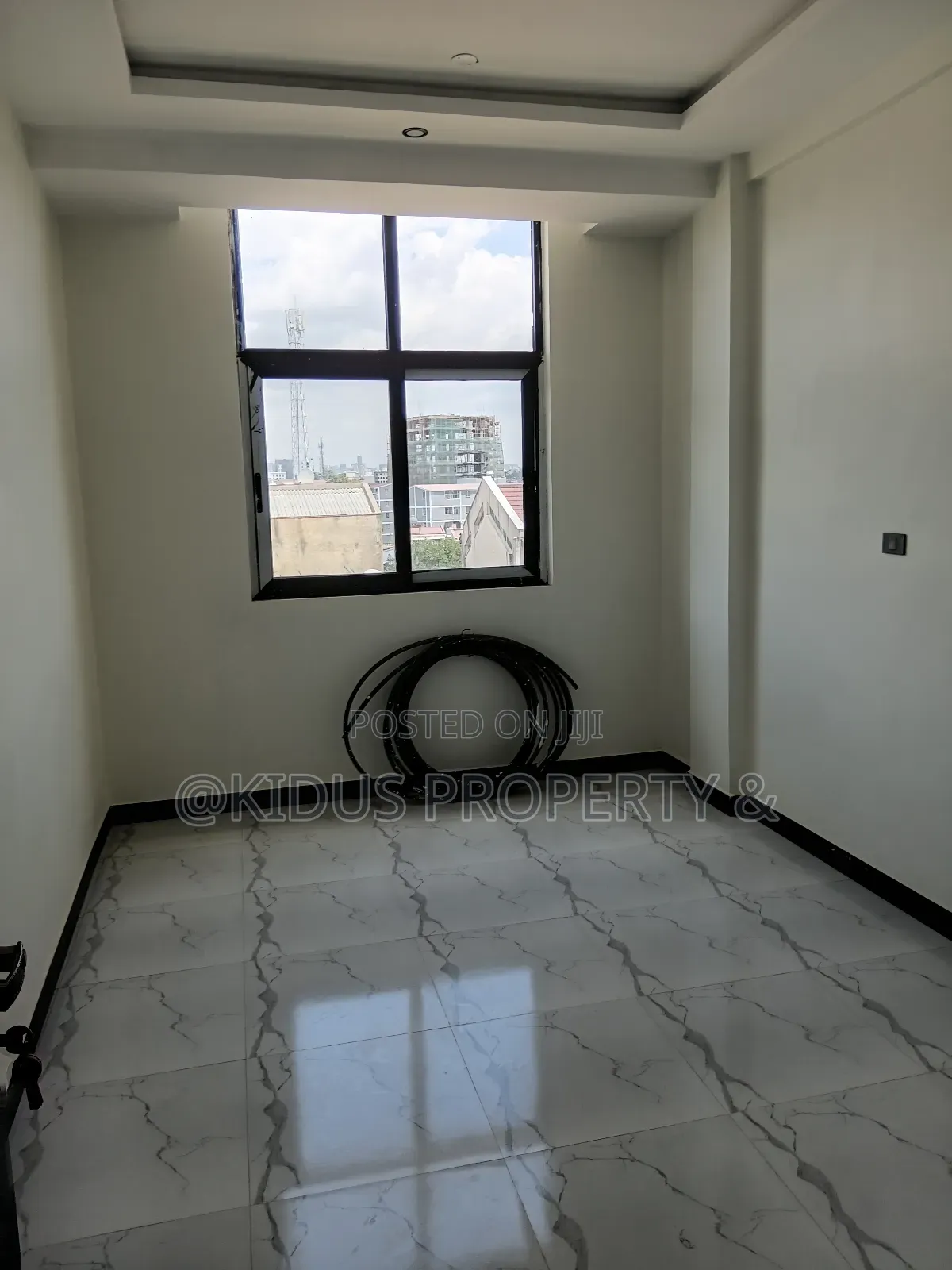 2bdrm Apartment in Mekanisa Amigos, Nifas Silk-Lafto for rent