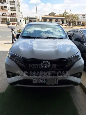 Toyota Rush 2023 Silver