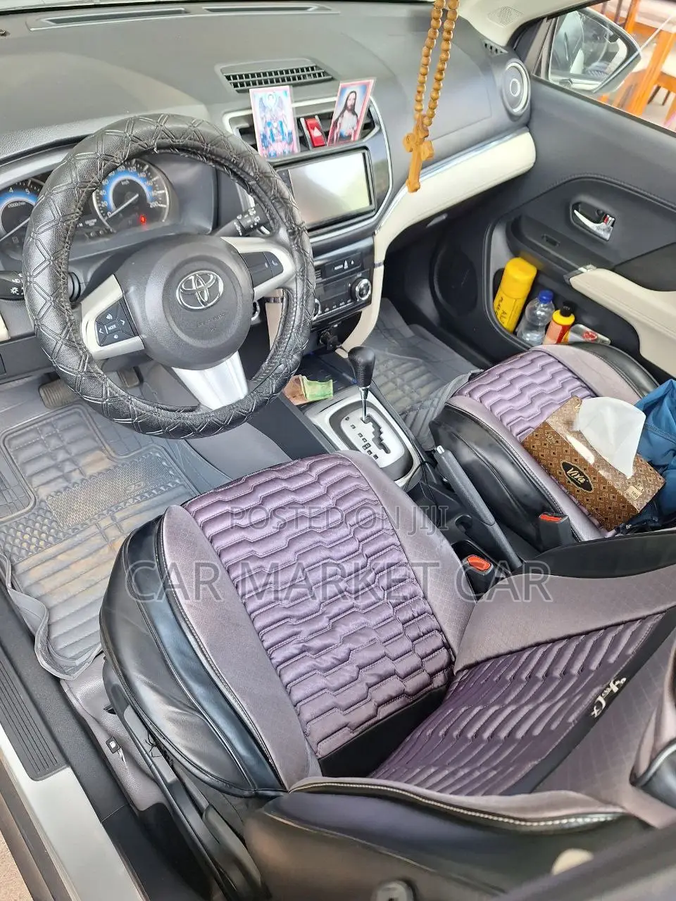 Toyota Rush 2023 Silver