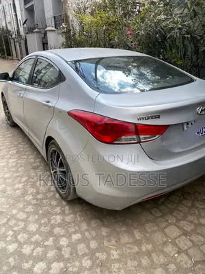Hyundai Elantra 2013 Silver
