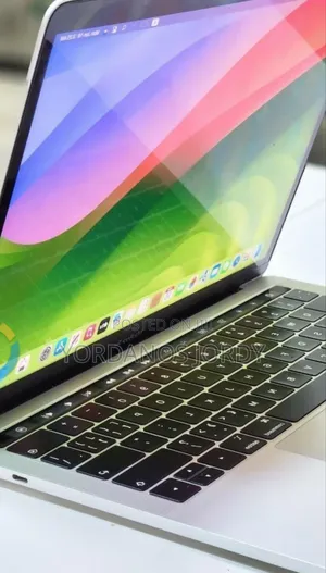 New Laptop Apple MacBook Pro 2018 8GB Intel Core i5 SSD 256GB
