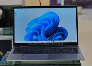New Laptop HP 16GB Intel Core i7 SSD 512GB