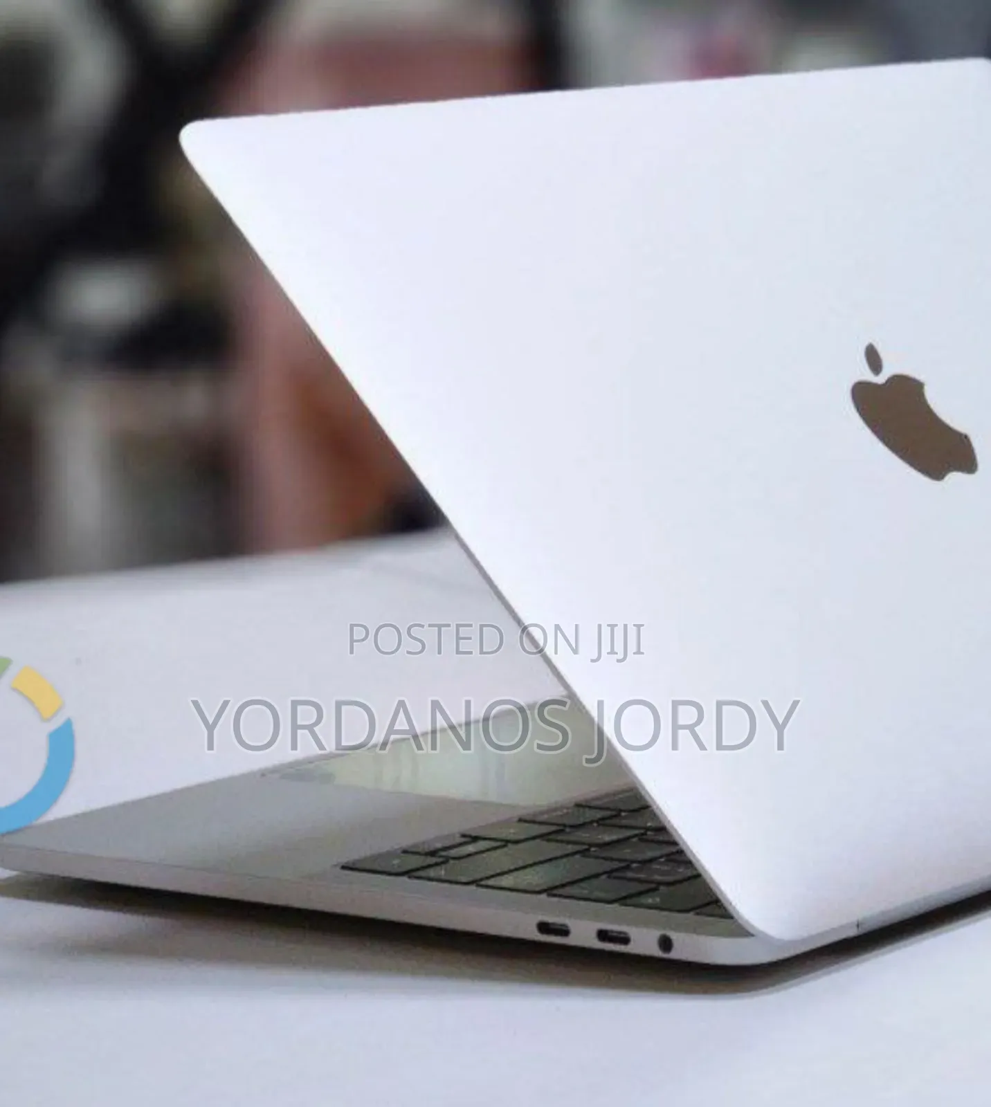 New Laptop Apple MacBook Pro 2018 8GB Intel Core i5 SSD 256GB