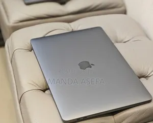New Laptop Apple MacBook Pro 2019 16GB Intel Core i7 SSD 256GB