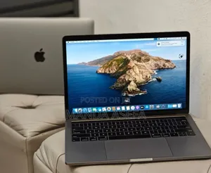 New Laptop Apple MacBook Pro 2019 16GB Intel Core i7 SSD 256GB