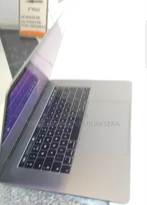 New Laptop Apple MacBook Pro 2017 16GB Intel Core i7 SSD 512GB