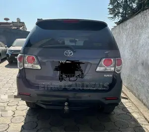 Toyota Fortuner 2012 Black