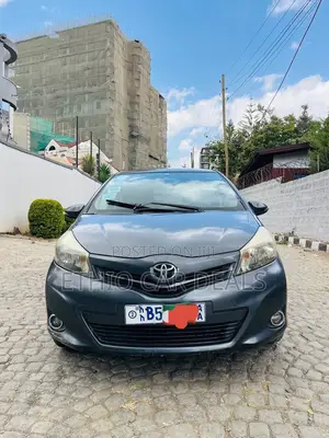 Toyota Yaris 2011 Black