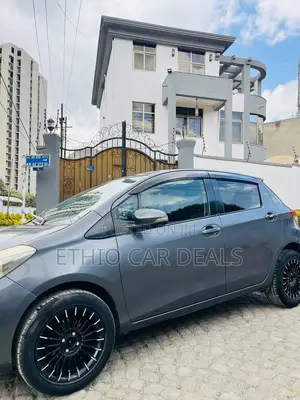 Toyota Yaris 2011 Black