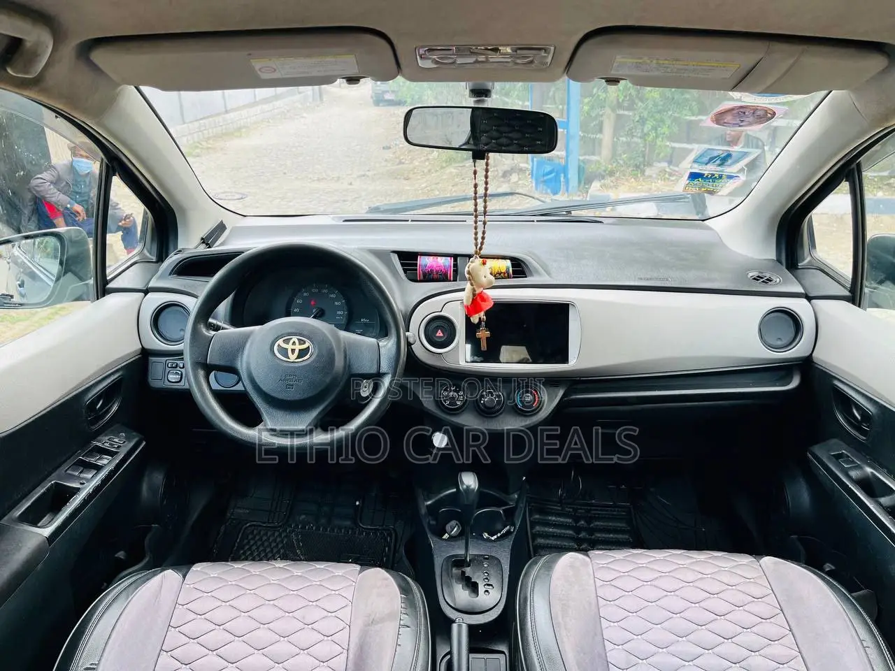 Toyota Yaris 2011 Black