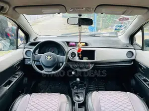 Toyota Yaris 2011 Black