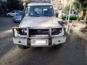 Toyota Land Cruiser 2006 White