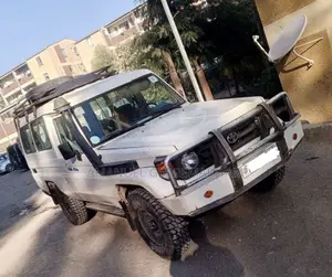 Toyota Land Cruiser 2006 White