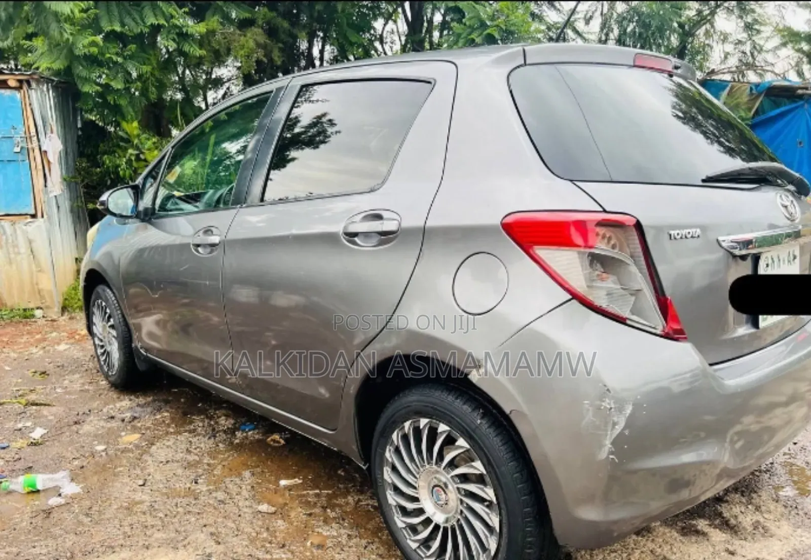 Toyota Yaris 2011 Gray