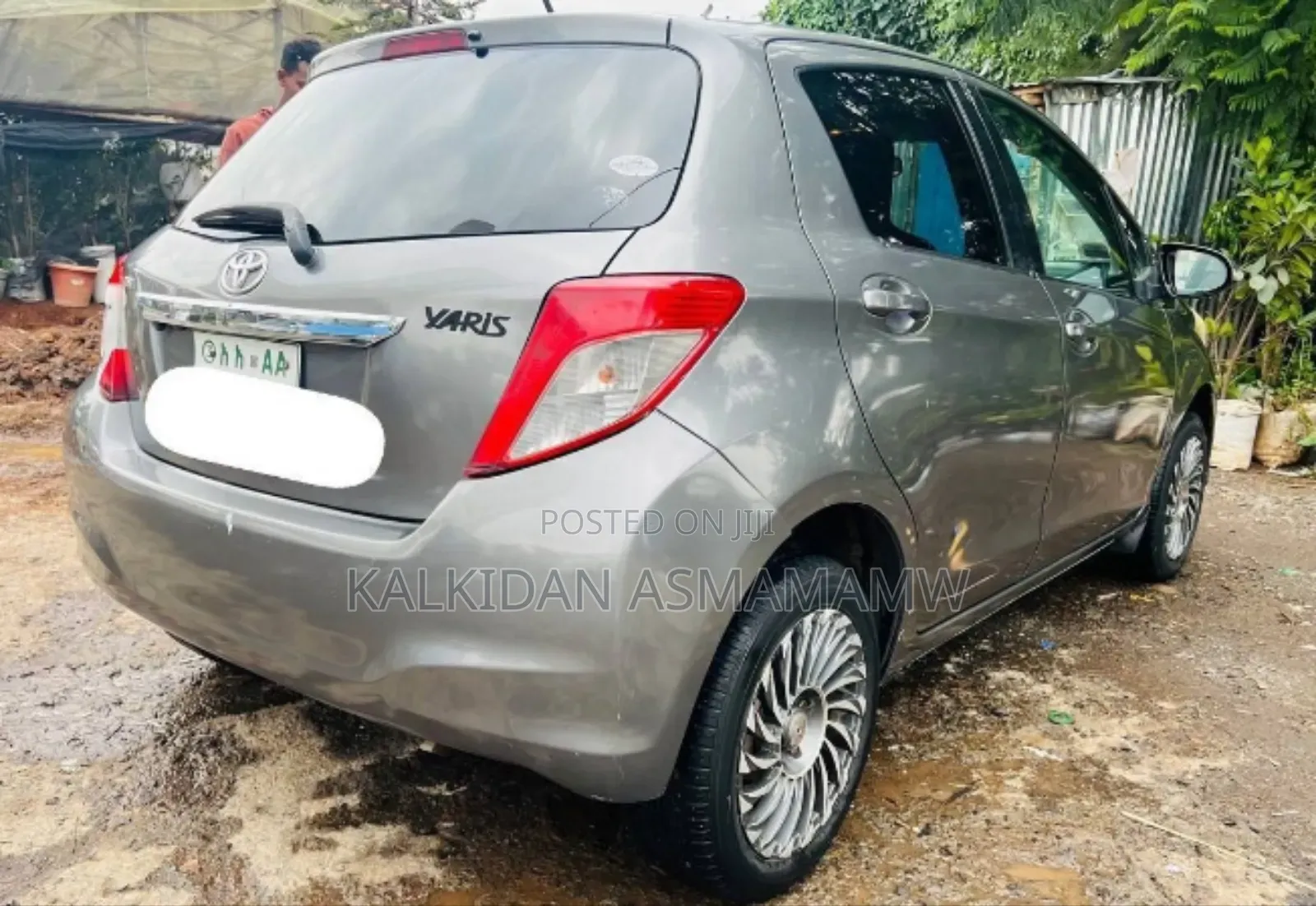 Toyota Yaris 2011 Gray