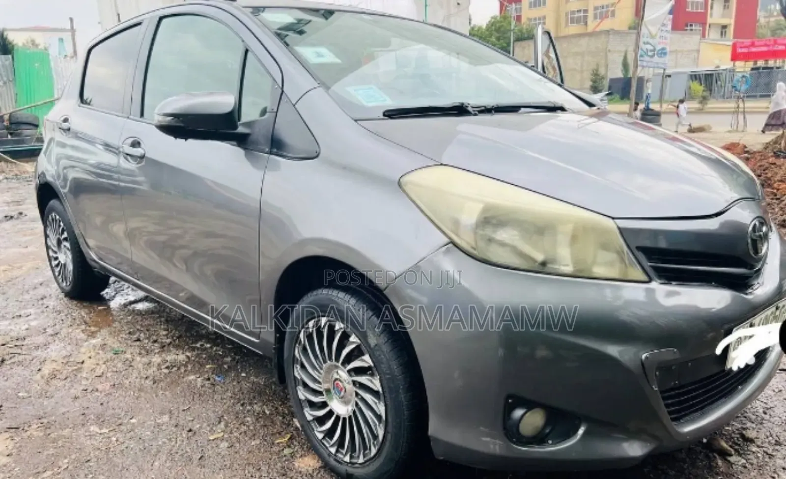 Toyota Yaris 2011 Gray