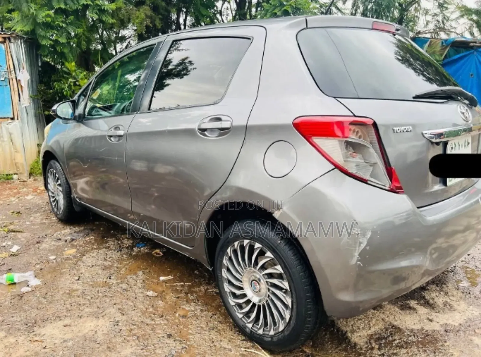 Toyota Yaris 2011 Gray