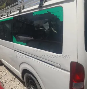 Toyota HiAce 2007 White