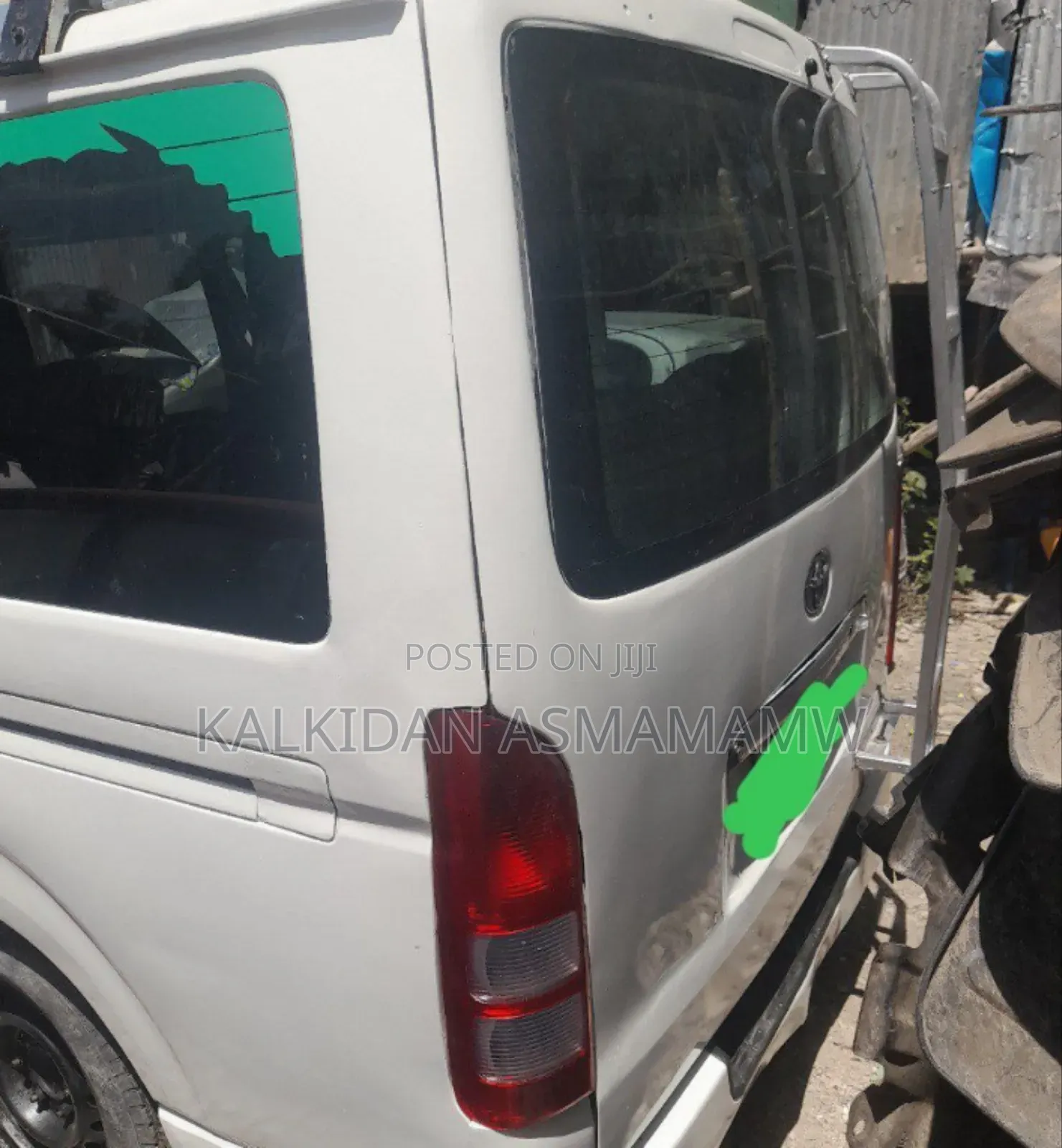 Toyota HiAce 2007 White