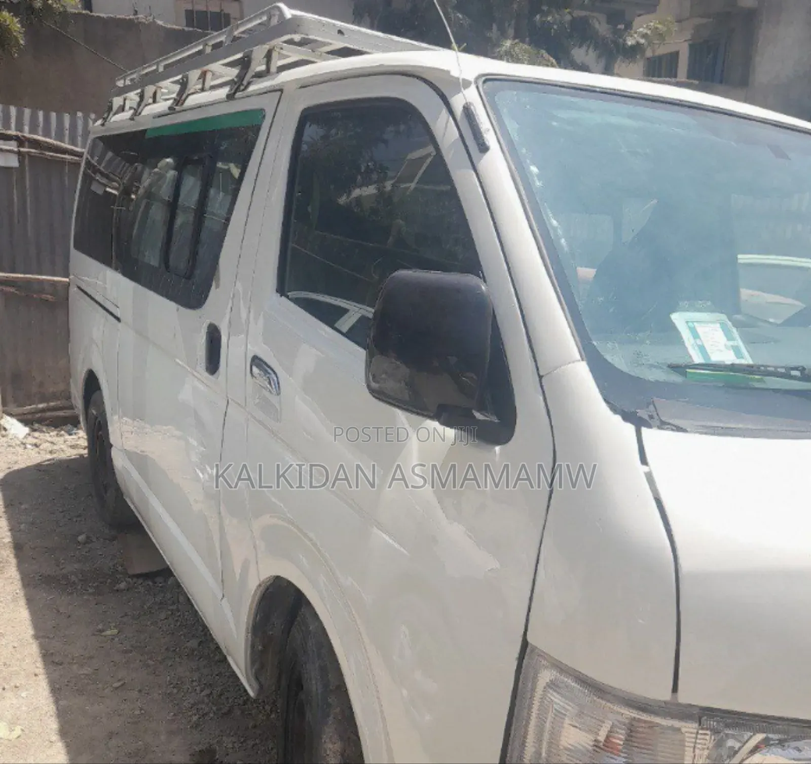 Toyota HiAce 2007 White