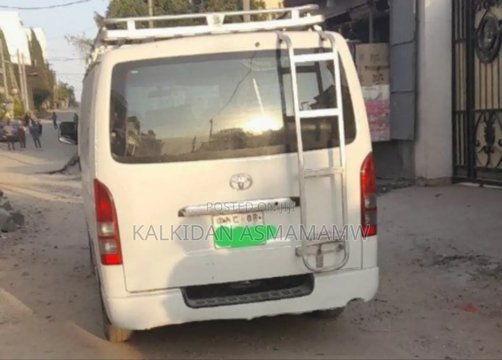 Toyota HiAce 2007 White