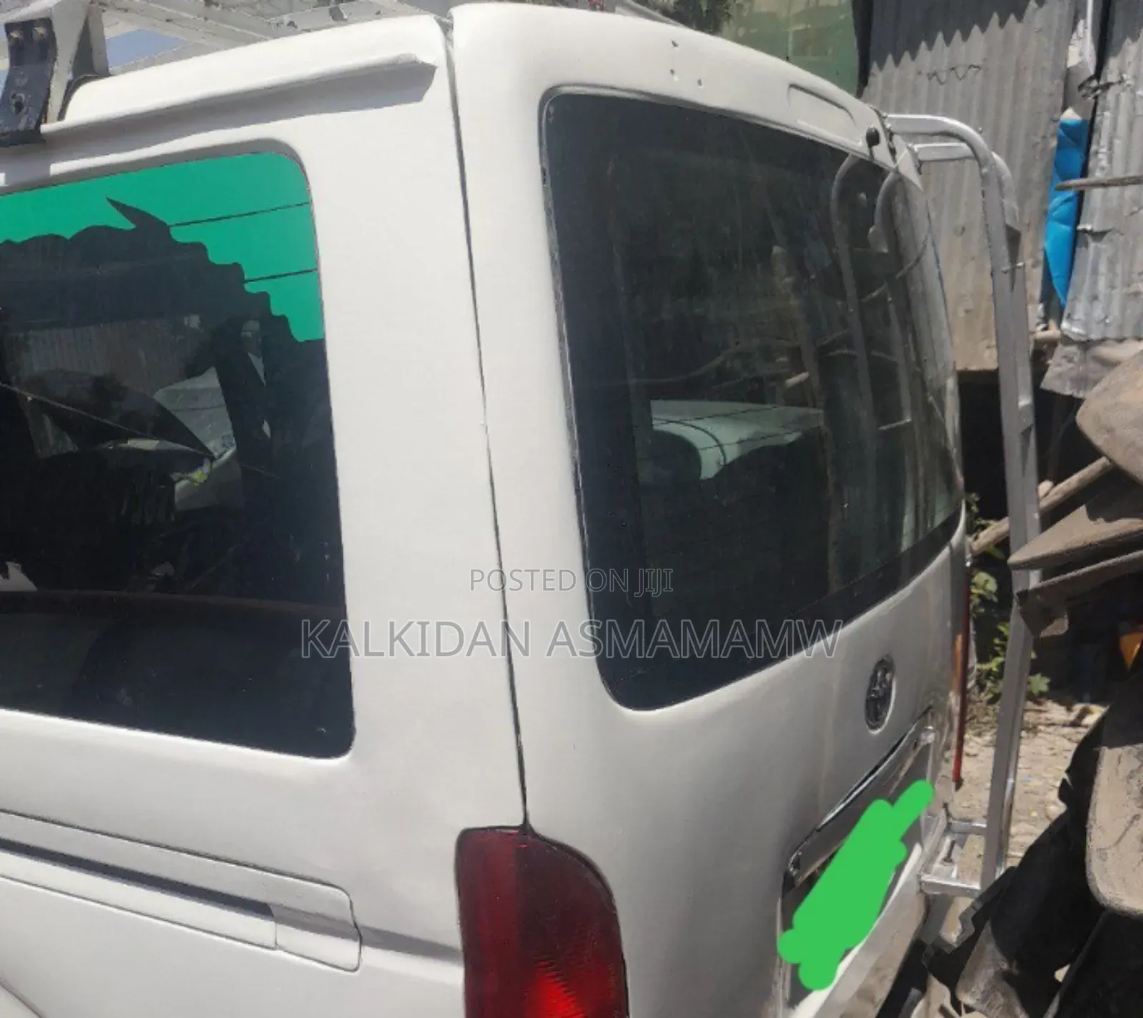 Toyota HiAce 2007 White