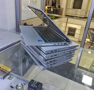 New Laptop HP EliteBook 830 G8 16GB Intel Core i5 SSD 512GB