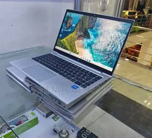 New Laptop HP EliteBook 830 G8 16GB Intel Core i5 SSD 512GB