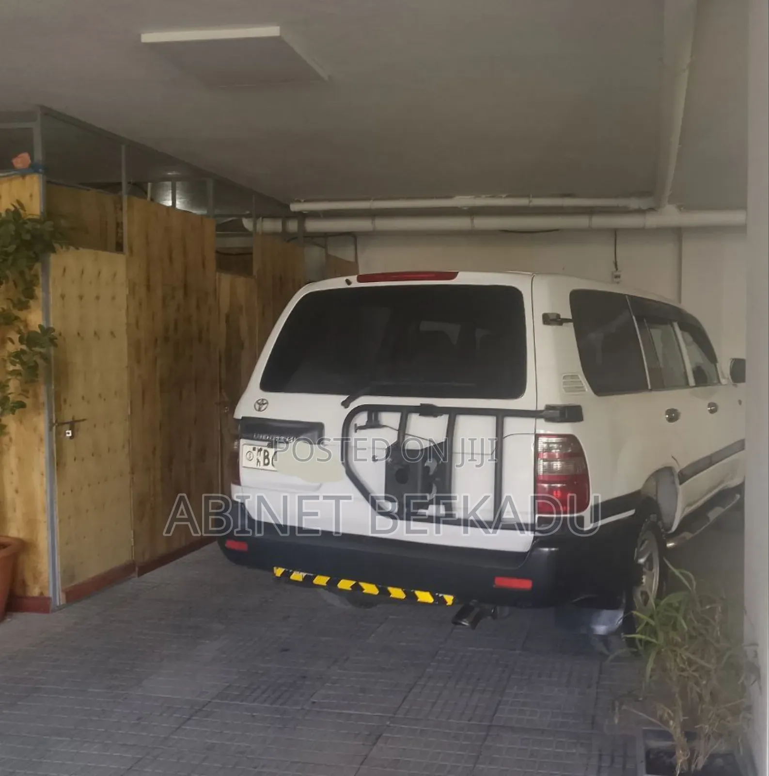 Toyota Land Cruiser 2003 White