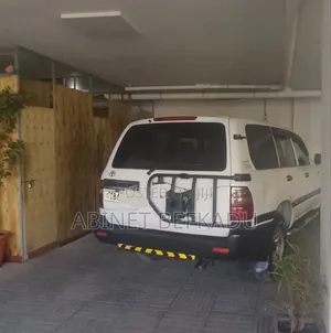 Toyota Land Cruiser 2003 White