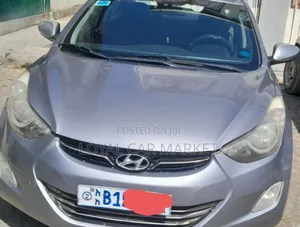 Hyundai Elantra 2012 Silver