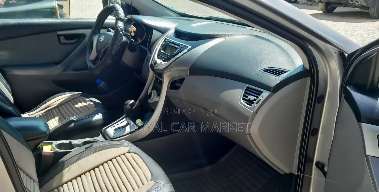 Hyundai Elantra 2012 Silver