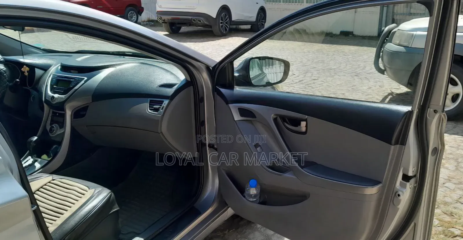 Hyundai Elantra 2012 Silver