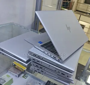 New Laptop HP EliteBook 830 G8 16GB Intel Core i5 SSD 512GB