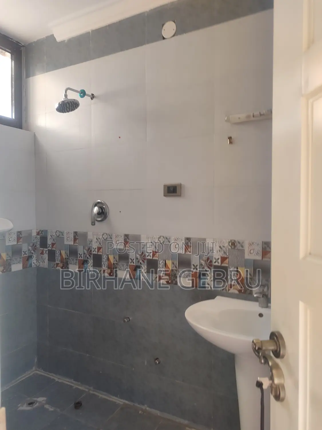 8bdrm House in G+2 House, Bole for rent