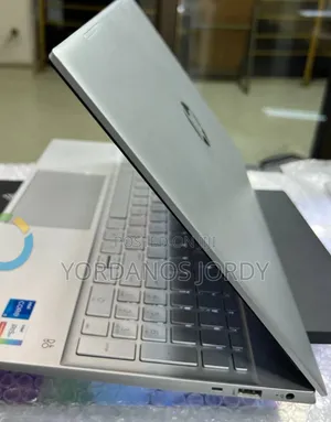 New Laptop HP Pavilion 15 8GB Intel Core i5 SSD 512GB